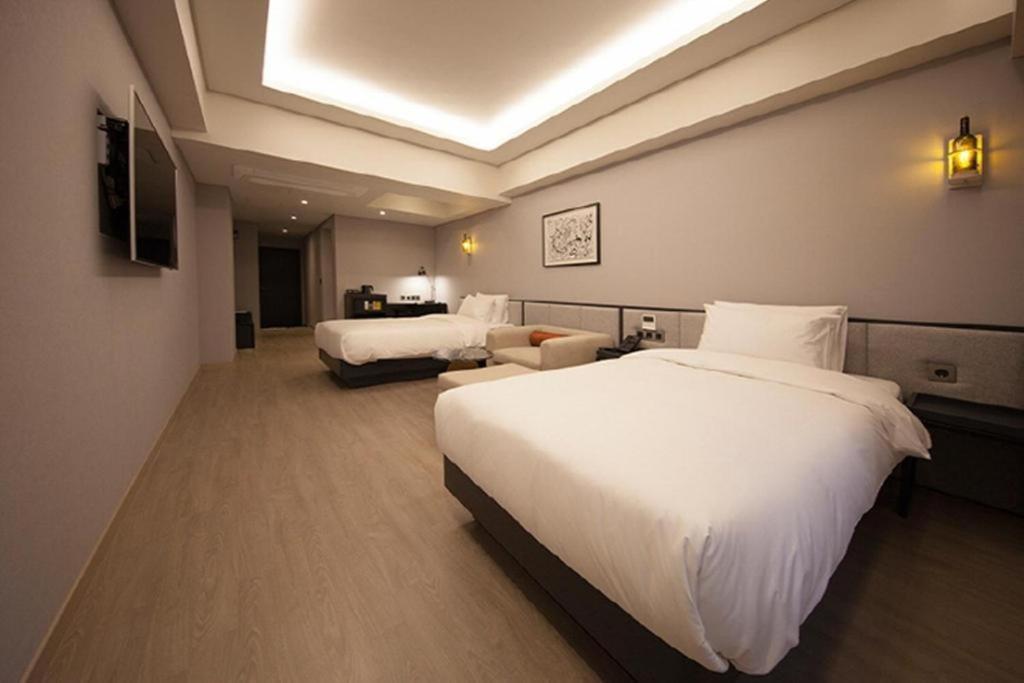 Hound Hotel Yeonsan Ciudad Metropolitana de Ciudad Metropolitana de Busan Exterior foto