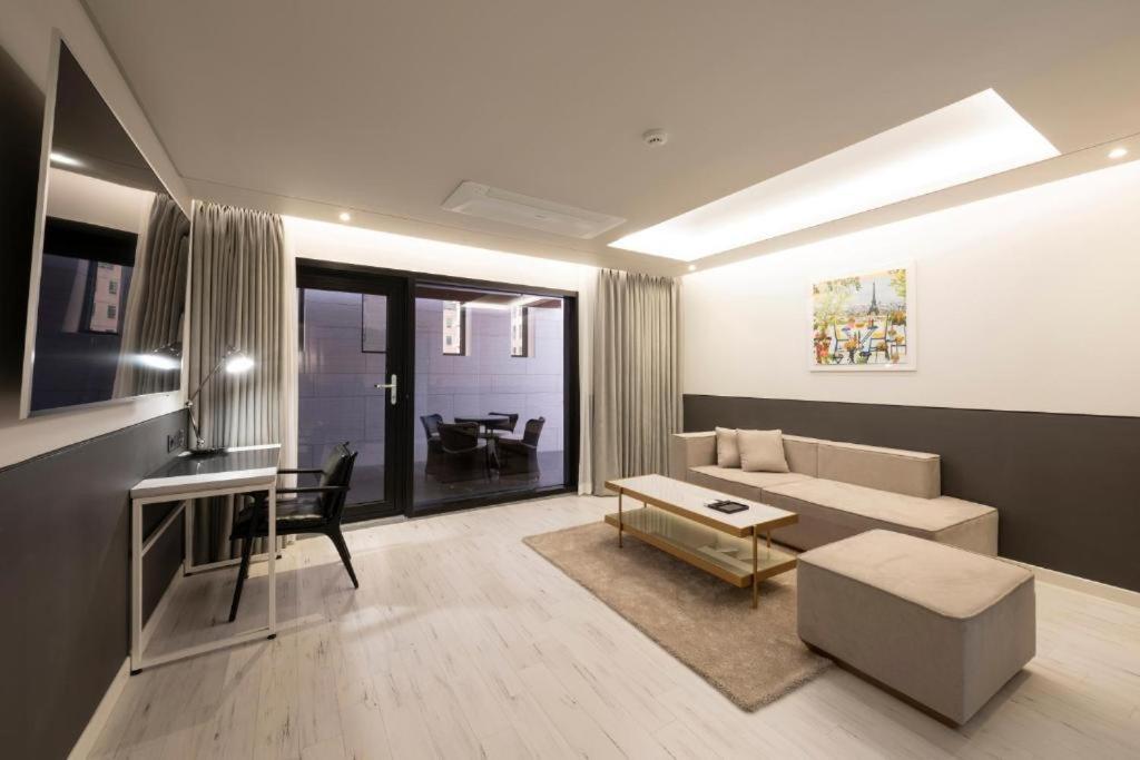Hound Hotel Yeonsan Ciudad Metropolitana de Ciudad Metropolitana de Busan Exterior foto