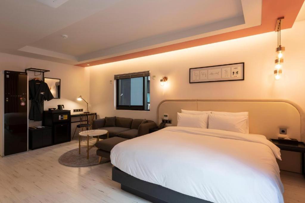 Hound Hotel Yeonsan Ciudad Metropolitana de Ciudad Metropolitana de Busan Exterior foto