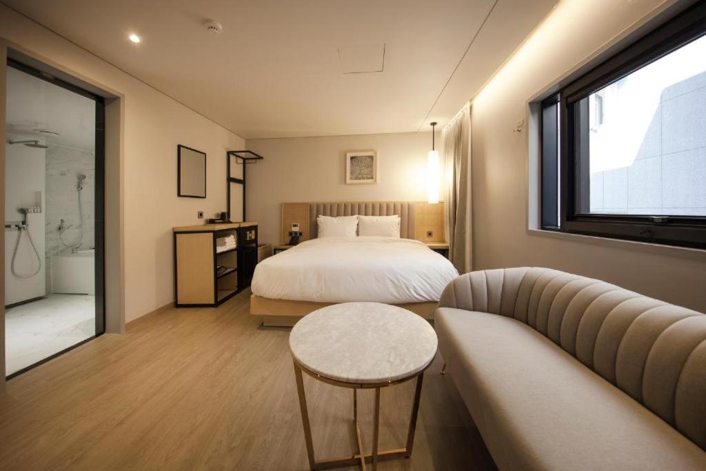 Hound Hotel Yeonsan Ciudad Metropolitana de Ciudad Metropolitana de Busan Exterior foto