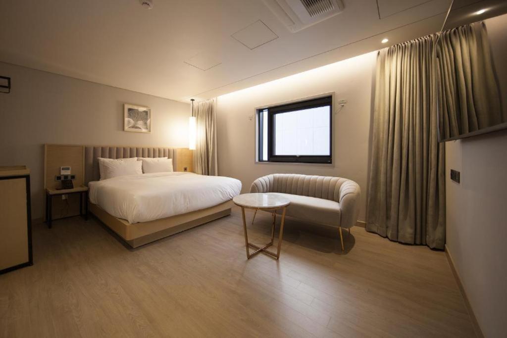 Hound Hotel Yeonsan Ciudad Metropolitana de Ciudad Metropolitana de Busan Exterior foto